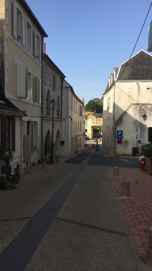 Holiday Home Villa Castel Marie Louise Néris-les-Bains エクステリア 写真